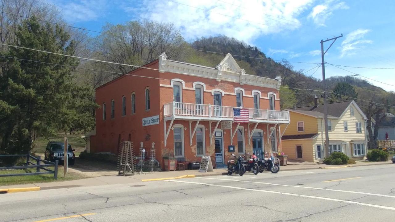 The Burlington Hotel & Bar - Alma Wi Экстерьер фото